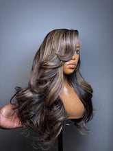 Load image into Gallery viewer, 7x7 Liyah Beige Highlights